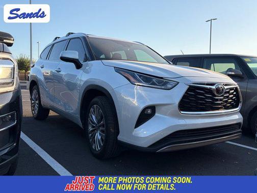 2024 Toyota Highlander LE