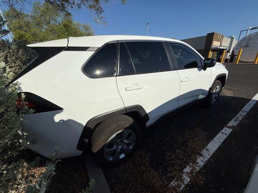 2023 Toyota RAV4 Hybrid LE