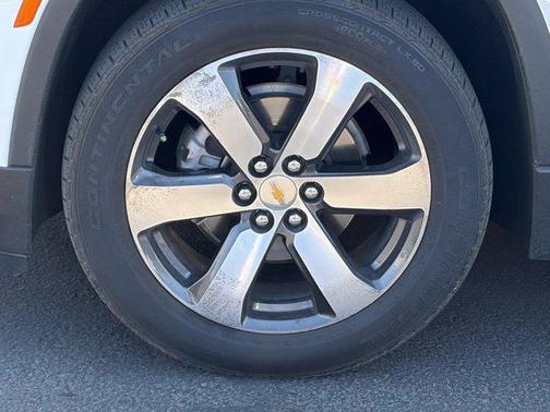 Summit White 2023 Chevrolet Traverse LT Leather