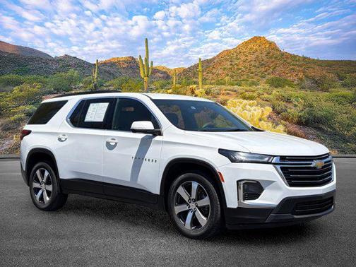Summit White 2023 Chevrolet Traverse LT Leather