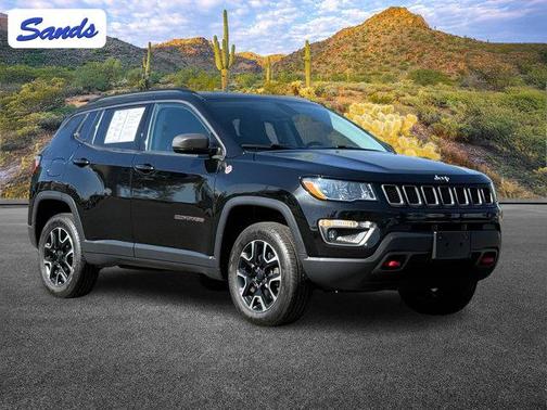 Diamond Black Crystal Pearlcoat 2020 Jeep Compass Trailhawk