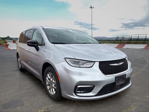 Silver Mist Clearcoat 2024 Chrysler Pacifica Touring L