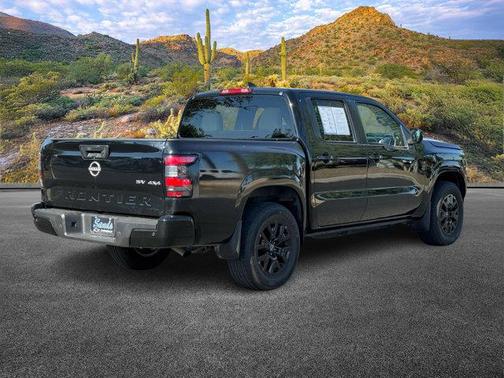 2022 Nissan Frontier SV