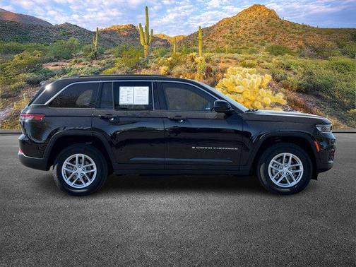 2024 Jeep Grand Cherokee Laredo