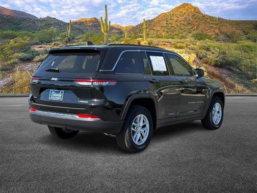 2024 Jeep Grand Cherokee Laredo