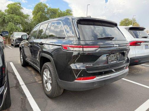 2024 Jeep Grand Cherokee Laredo