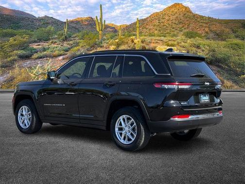 2024 Jeep Grand Cherokee Laredo