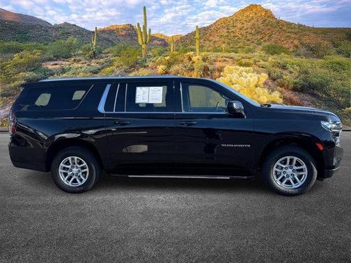 2024 Chevrolet Suburban LT