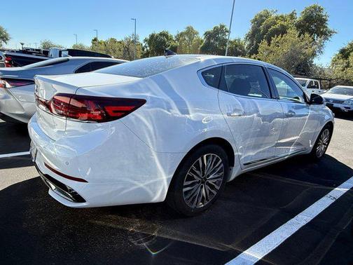 2020 Kia Cadenza Technology