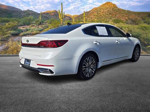 2020 Kia Cadenza Technology