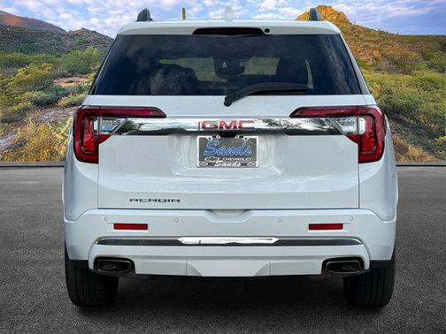 2023 GMC Acadia Denali