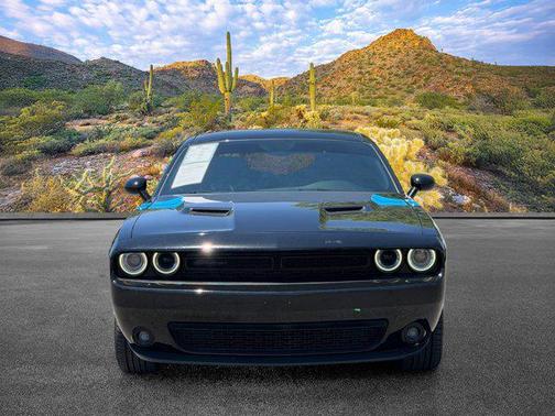 Pitch Black Clearcoat 2020 Dodge Challenger SXT