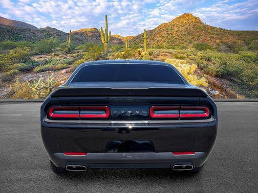 Pitch Black Clearcoat 2020 Dodge Challenger SXT