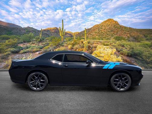 Pitch Black Clearcoat 2020 Dodge Challenger SXT