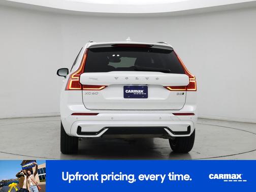 2023 Volvo XC60 B5 Plus Dark Theme