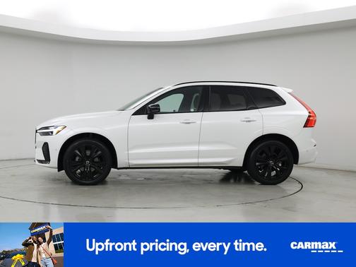 2023 Volvo XC60 B5 Plus Dark Theme