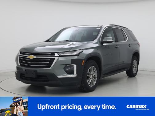 Green 2023 Chevrolet Traverse LT Cloth