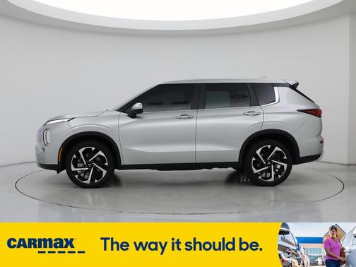 2023 Mitsubishi Outlander SE