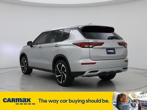 2023 Mitsubishi Outlander SE