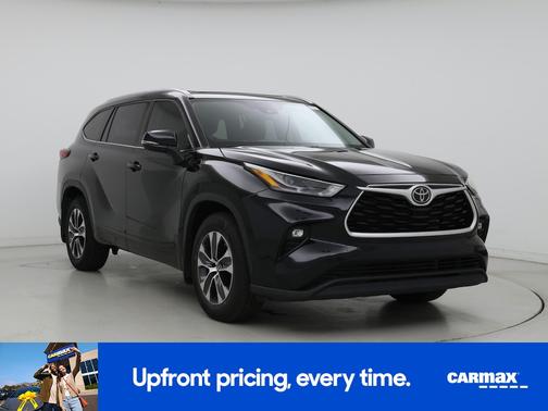 Black 2022 Toyota Highlander XLE