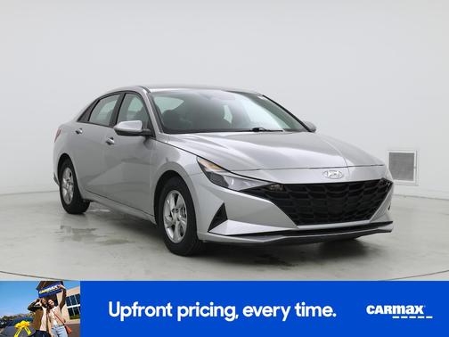 2022 Hyundai ELANTRA SE