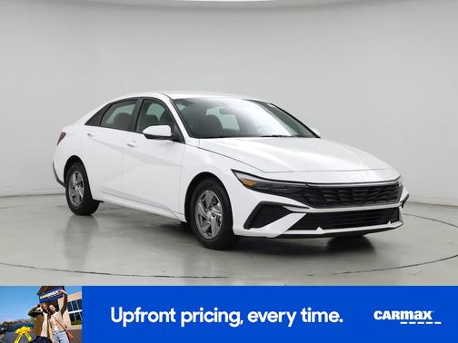 2024 Hyundai ELANTRA SE