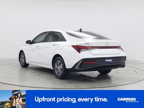 2024 Hyundai ELANTRA SE