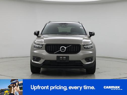 2022 Volvo XC40 T5 R-Design