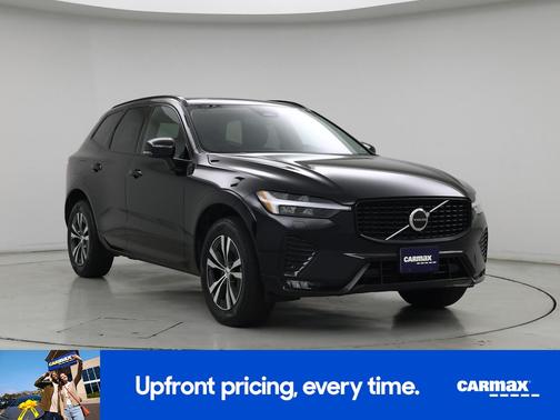 2024 Volvo XC60 B5 Core Dark Theme