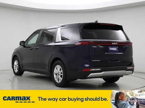 2023 Kia Carnival LX