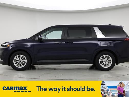 2023 Kia Carnival LX