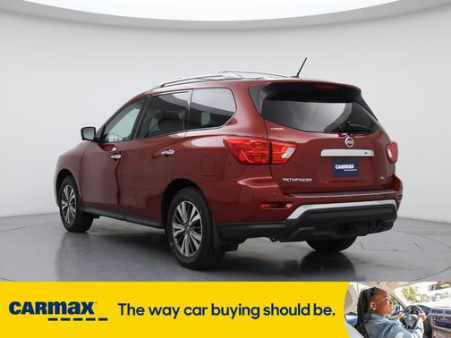 2017 Nissan Pathfinder SL