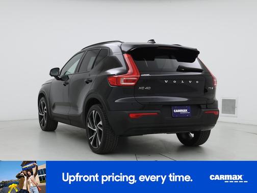 2022 Volvo XC40 T5 R-Design