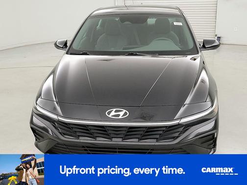 2024 Hyundai ELANTRA SE