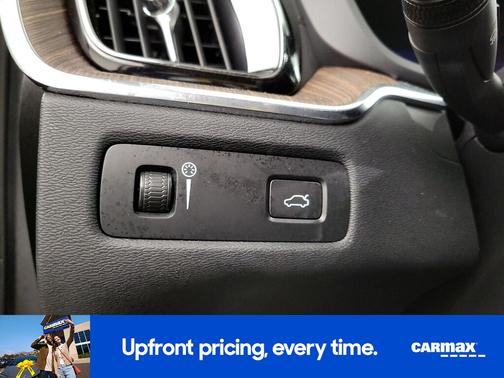 2022 Volvo XC60 B5 Inscription