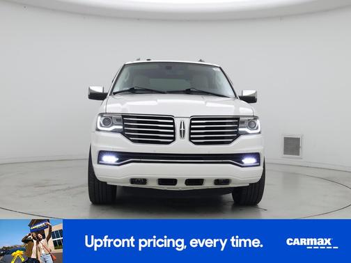 White 2016 Lincoln Navigator Reserve