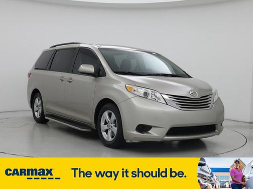 2016 Toyota Sienna LE