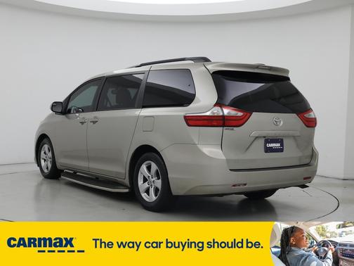 2016 Toyota Sienna LE