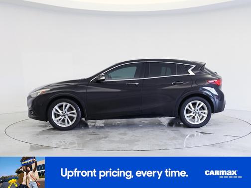 2017 INFINITI QX30 Premium