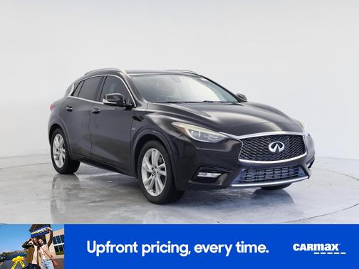 2017 INFINITI QX30 Premium