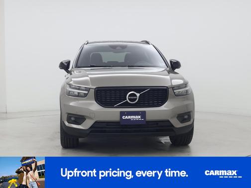 2022 Volvo XC40 T5 R-Design