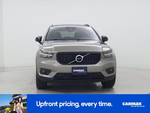 2022 Volvo XC40 T5 R-Design