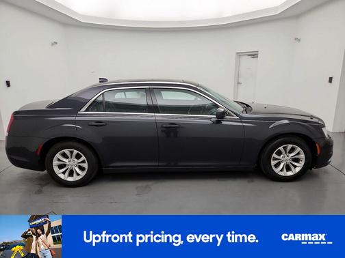 2016 Chrysler 300 Limited