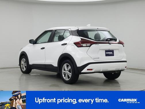 White 2022 Nissan Kicks S