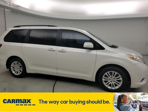 2017 Toyota Sienna XLE