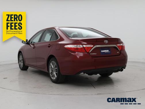 Red 2016 Toyota Camry SE