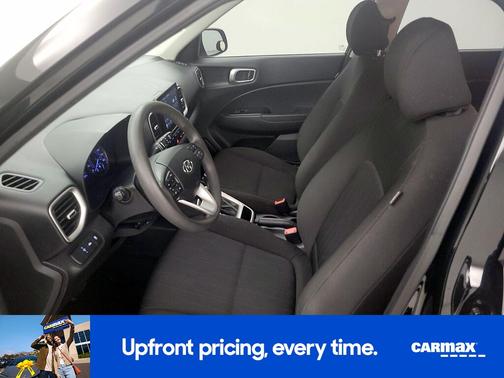 2022 Hyundai VENUE SE