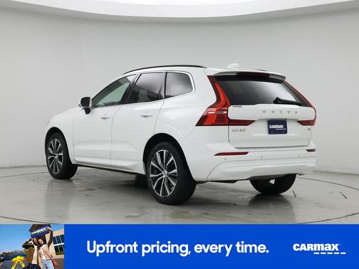 2022 Volvo XC60 B5 Momentum