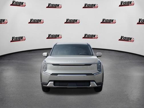 Ivory 2026 Kia EV9 Light Short Range