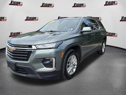 Silver Sage Metallic 2023 Chevrolet Traverse LT Leather